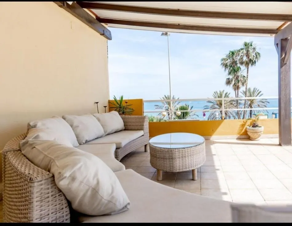 Comodidad En Primera Linea De Playa Benalmádena Apartmán