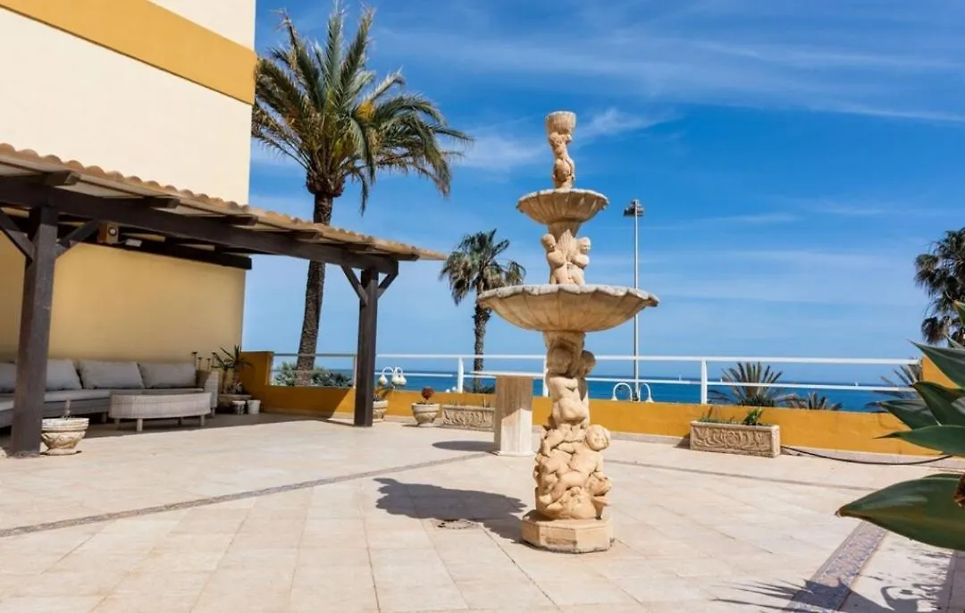 Comodidad En Primera Linea De Playa Benalmádena Spanje